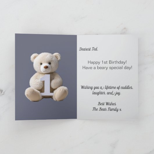 Jongen 1e Verjaardag Schattige Teddy Bear & Balloo Kaart (Binnen)