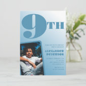 Jongen 9e verjaardag uitnodigingen Blauwe foto (Staand voorkant)