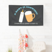 Jongen BABY-Q A-Baby breekt aangepaste banner (Insitu)