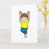 Jongen bij yogastretching oefeningen kaart (Gele Bloem)