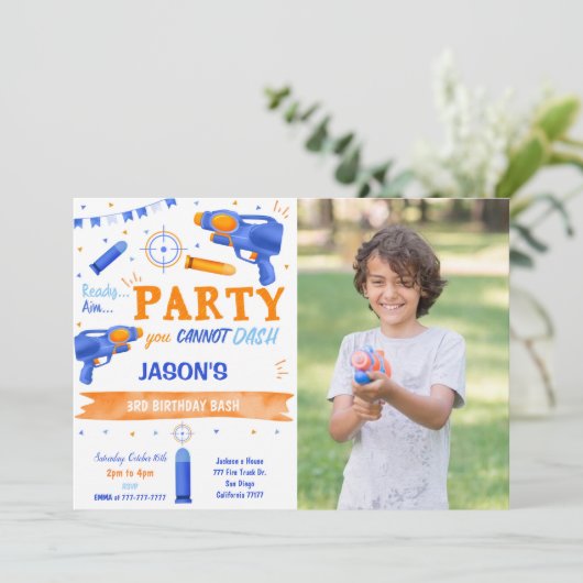 Jongen Blauw en Sinaasappel Dart Pistool Foto Kaart (Staand voorkant)