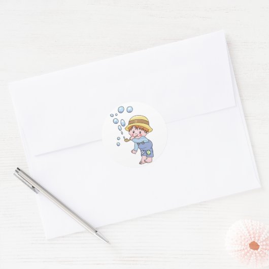 Jongen Blowing Bubbles Ronde Sticker (Envelop)