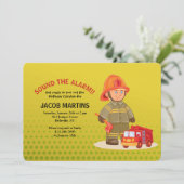 Jongen brandweerman verjaardagsfeestje uitnodiging (Staand voorkant)