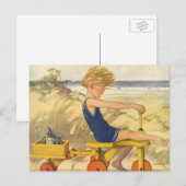  jongen die aan de strand met zandspeelgoed speelt briefkaart (Voorkant / Achterkant)