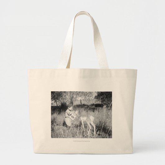 Jongen die antilope voeren grote tote bag (Voorkant)