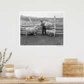 Jongen die een bundel wol vasthouden poster (Keuken)