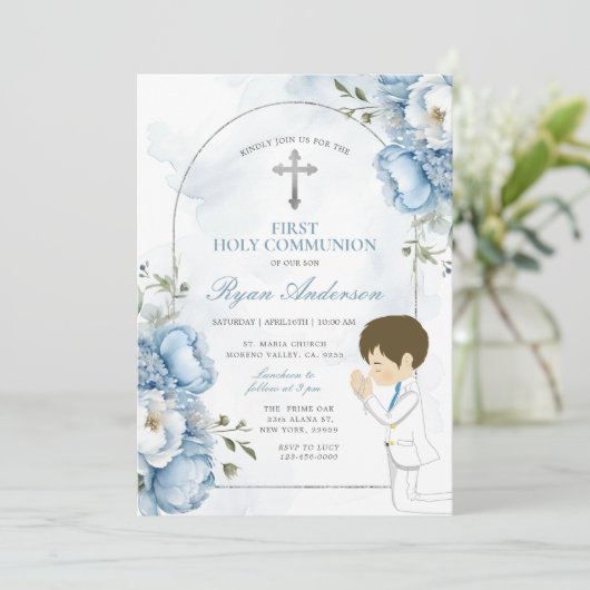 Jongen die Eerste Heilige Communie Bidden Stoffige Kaart (Staand voorkant)