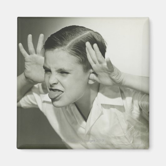 Jongen die gezicht maken magneet (Voorkant)