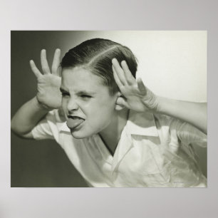 Jongen die gezicht maken poster