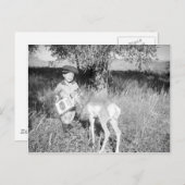 Jongen die met de hand antilopen briefkaart (Voorkant / Achterkant)