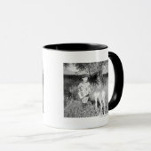 Jongen die met de hand antilopen mok (Voorkant rechts)