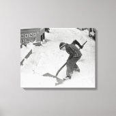 Jongen die Sneeuw schept, 1940 Canvas Afdruk (Voorkant)