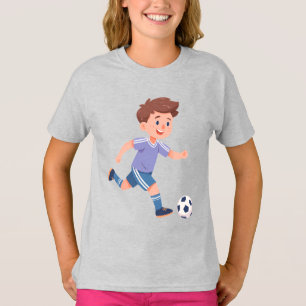 Jongen die tegen een voetbal schopt – Actieve kind T-shirt