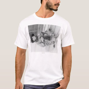 Jongen die zich verkleed als Cowboy met speelgoed T-shirt
