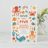 Jongen duikt in vijf 5e verjaardagsfeestje kaart (Staand voorkant)