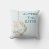 Jongen eerste paasbundel op het gebied van de bloe kussen (Voorkant)