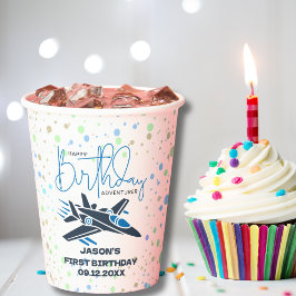 Jongen eerste verjaardag straaljager vliegtuig bla papieren bekers