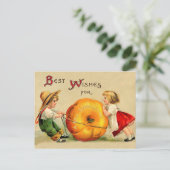 Jongen en meisjes met Big Thanksgiving Pumpkin Briefkaart (Staand voorkant)