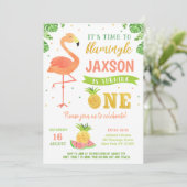 Jongen Flamingo Luau Eerste eerste uitnodiging op  (Staand voorkant)