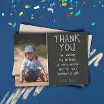 Jongen Foto Modern Simple Kind Birthday Bedankkaart<br><div class="desc">Jongen Foto Modern Simple Kind Birthday Dank je wel. Moderne en eenvoudige vormgeving. Hartelijk dank voor uw vriendjes en familie voor uw verjaardag - dank uw gast voor hun geschenken, kaarten en wensen. Voeg uw foto toe en personaliseer de kaart met jouw naam en tekst. Geweldig als dank voor jullie...</div>