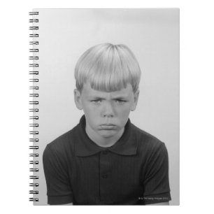 Jongen gezichtsuitdrukkingen notitieboek