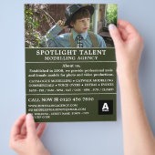 Jongen in Pet, Modelleraar, modelagent Flyer (Hand)