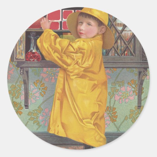 Jongen in Rainmantel Ronde Sticker (Voorkant)