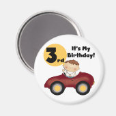 Jongen in Rode Auto 3e Verjaardag T-shirts en gesc Magneet (Voorkant / Achterkant)