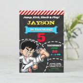 JONGEN KARATE KID VERJAARDAGSUITNODIGING TEMPLATE KAART (Staand voorkant)