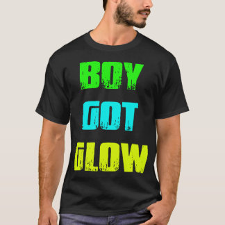 Jongen kreeg een Glow Party Shirt Neon 80's party 