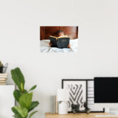 Jongen lezen de Heilige Bijbel Poster (Thuiskantoor)