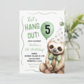 Jongen luiaard groene handgetekende verjaardag kaart (Staand voorkant)