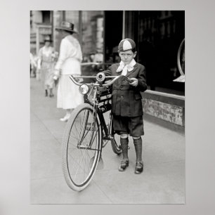 Jongen met een fiets, 1922. Oude foto Poster