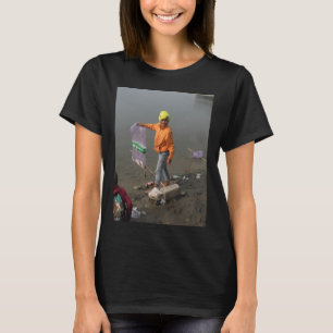jongen met een hengel vist en wormen t-shirt