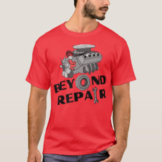 Jongen met racerauto's met motorhoofd R T-shirt