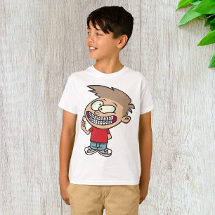 Jongen met races t-shirt