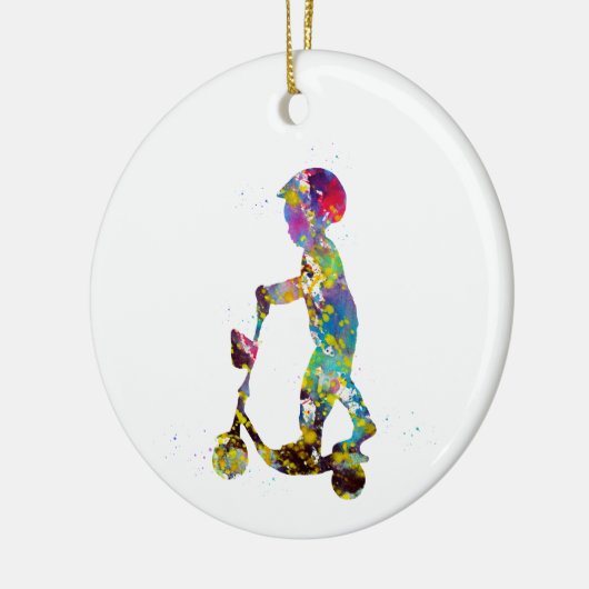 Jongen met scooter keramisch ornament (Links)