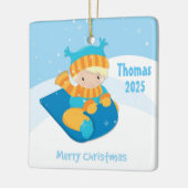 Jongen op Sled, Kerstmis Keramisch Ornament (Links)