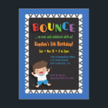 Jongen op Trampoline Kids Verjaardagsfeest Uitnodi Kaart<br><div class="desc">Een uitnodiging die is ontworpen om eruit te zien als een trampoline met het woord stuiteren in grote lettergrootte met elke letter in een andere kleur van de regenboog! Een jongetje in wit t-shirt en blauwe broek stuitert er vrolijk op. Voor iedereen die het verjaardagsfeestje organiseert in indoor trampolineparken of...</div>