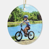 Jongen op zijn fiets keramisch ornament (Links)