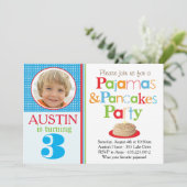 Jongen Pancakes & Pajamas Party Invitation (Foto) Kaart (Staand voorkant)