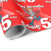 Jongen rood voeg je leeftijd toe en noem de rockst cadeaupapier (Rol Hoek)