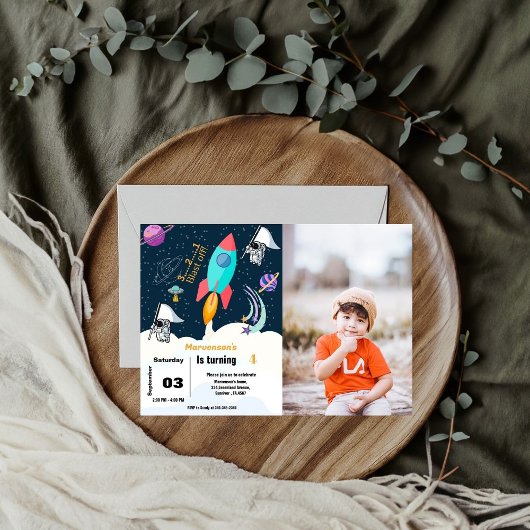 Jongen schip buitenruimte planeet verjaardagsfeest kaart