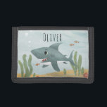 Jongen: Schudvis en naam Kinderen Drievoud Portemonnee<br><div class="desc">Dit coole kinder mapontwerp is voorzien van een cartoon van haaien met vis en zeewier en kan worden aangepast aan de naam van uw jongen. Perfect als de eerste portemonnee van een jonge oceaanliefhebber! Bekijk onze winkel voor andere leuke zeeen.</div>