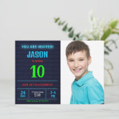 Jongen verjaardagsfoto uitnodiging (Staand voorkant)