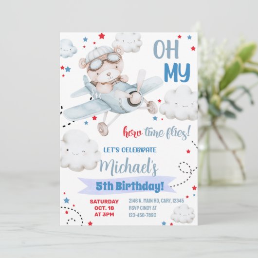 Jongen vliegtuigfeestuitnodiging, beer vliegtuigve kaart (Staand voorkant)