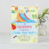 Jongen waterglijbaan zomer verjaardagsuitnodiging. kaart (Staand voorkant)