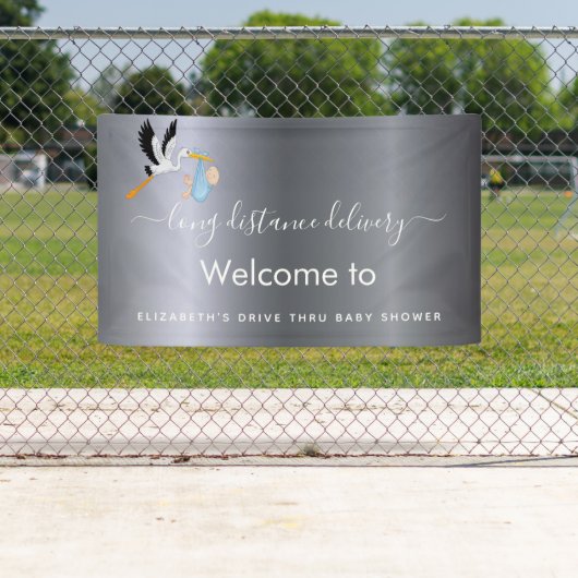 Jongen zilveren schattige ooievaar rijden door bab spandoek (Insitu)