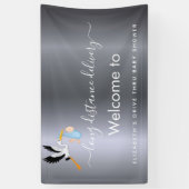 Jongen zilveren schattige ooievaar rijden door bab spandoek (Verticaal)