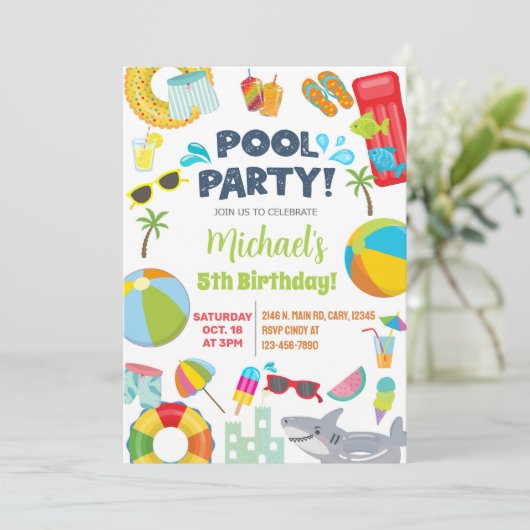 Jongen zwembad party uitnodiging, zwembad verjaard kaart (Staand voorkant)